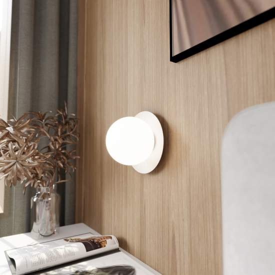 Lampada Da Parete Contemporanea Ippolita 1 Luce In Acciaio Bianco E Vetro Opalino LA0093-EB-AP1-BI
