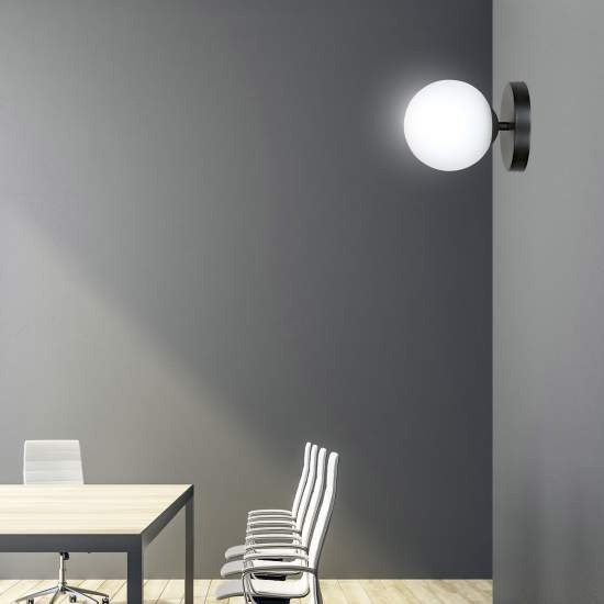 Applique A 1 Luce Hallador In Acciaio Nero E Sfera In Vetro Opalino LA0132-EB-AP1-NR