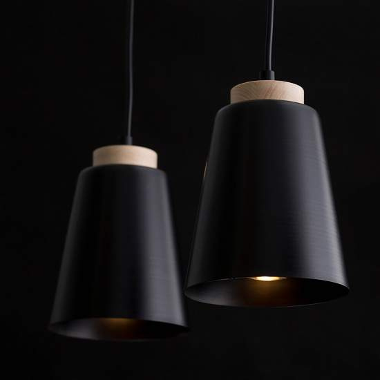 Lampadario 2 Luci Lancillotto Con Paralumi A Cono In Acciaio Nero E Legno Naturale LA0166-EB-2-NR
