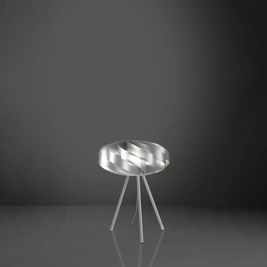 Lampada Da Tavolo Con Treppiede 1 Luce Flat In Polilux Silver Made In Italy | Linea Zero