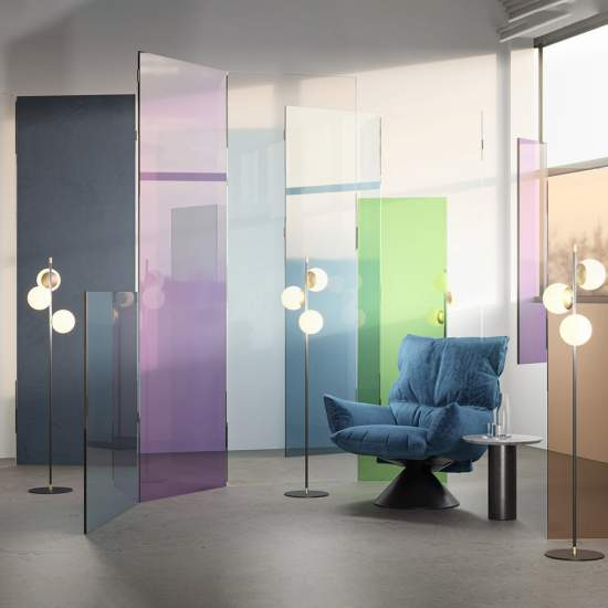 Piantana Contemporanea Nostalgia Metallo Oro Opaco 3 Luci Diffusori Bianchi MOD048FL-03G