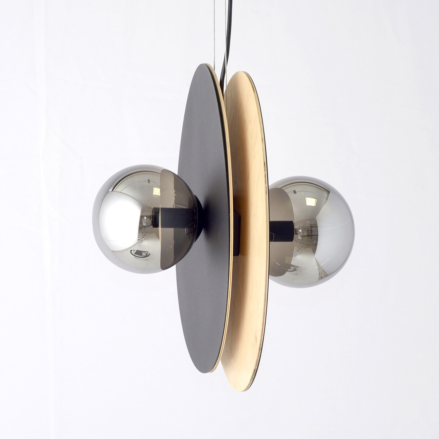 Sospensione Minimal Nordica Brigid 2 Luci In Acciaio Nero E Legno Vetro Fumè LA0076-EB-2-MA-GR