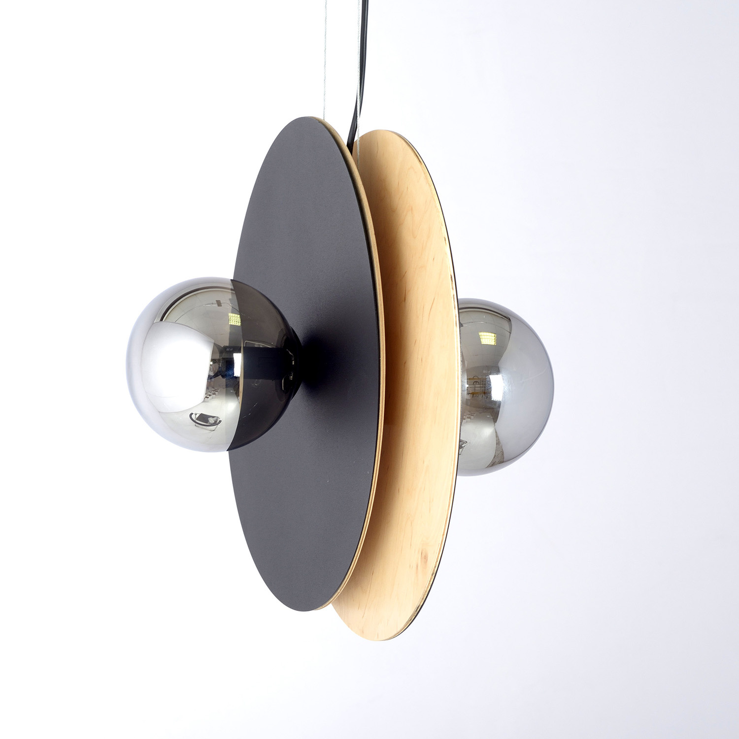Sospensione Minimal Nordica Brigid 2 Luci In Acciaio Nero E Legno Vetro Fumè LA0076-EB-2-MA-GR