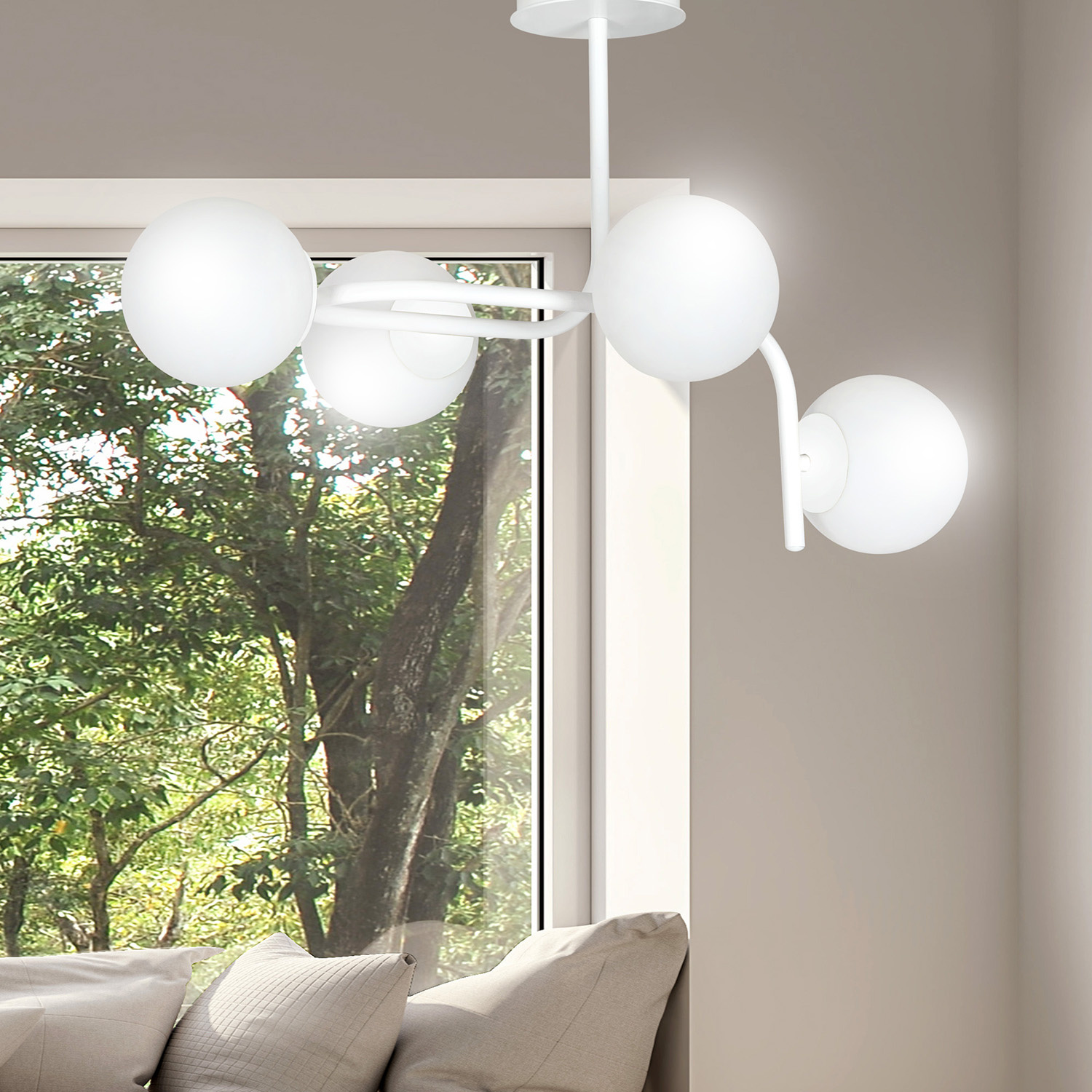 Lampadario 4 Luci Kalf In Acciaio Bianco A Bracci Curvi E Sfere In Vetro Opalino 1031/4A