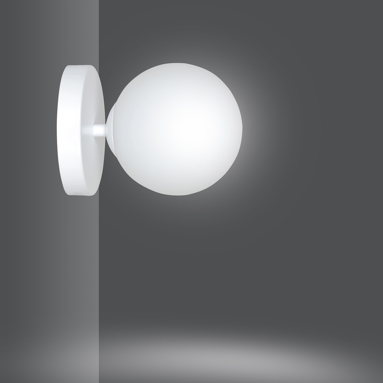 Applique 1 Luce Kalf In Acciaio Bianco A Bracci E Sfera In Vetro Opalino 1031/K1