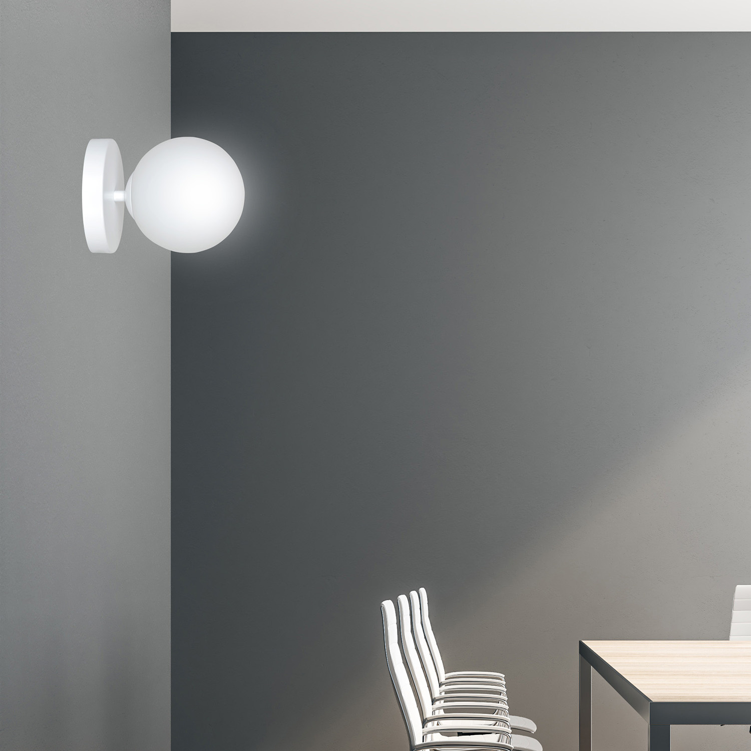 Applique 1 Luce Kalf In Acciaio Bianco A Bracci E Sfera In Vetro Opalino 1031/K1